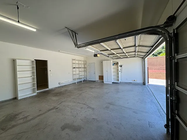 2136 Bowdoin St — Photo 40