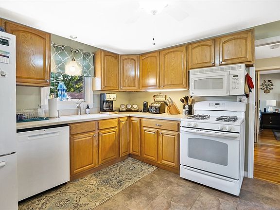 5th image of 71 Clairmont Ave