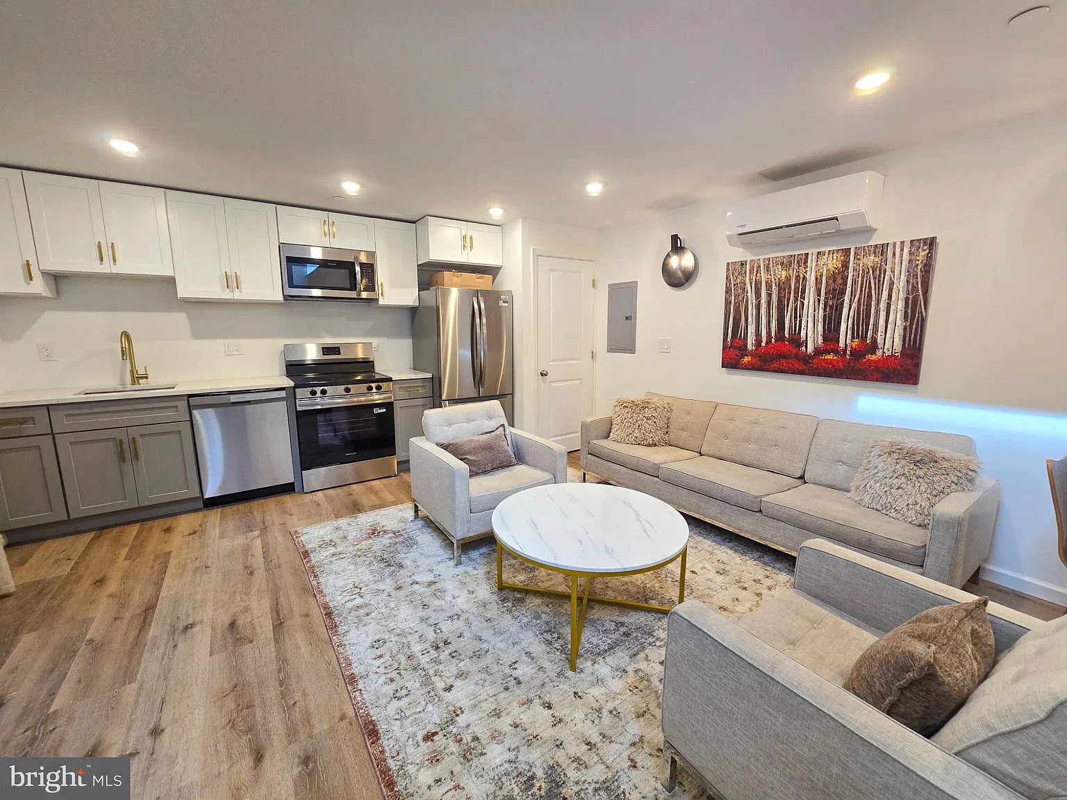 2401 Kensington Ave — Photo 2