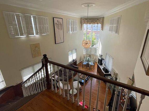 2nd image of 841 W 40th St #2
