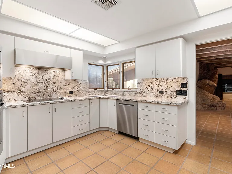 6700 E Hawksnest Rd — Photo 19