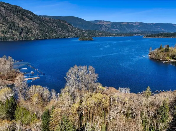 10200 Shore Rd, Honeymoon Bay, BC V0R 1Y0