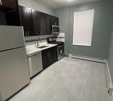 2nd image of 14 Kensignton Ave