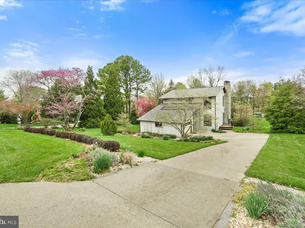 2808 Chevy Chase Cir, Jefferson, MD 21755