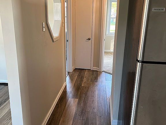 5th image of 806 Woodlawn Ave