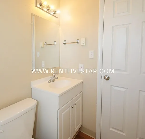 1011 Deon Dr #5 — Photo 9