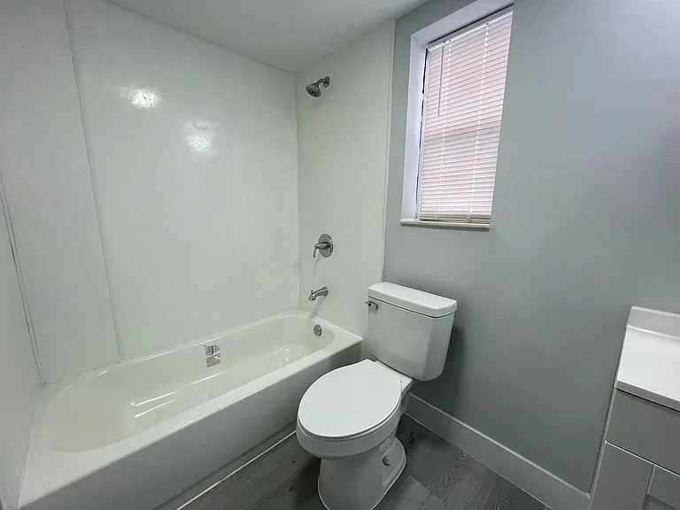 St George Apartments — Photo 30