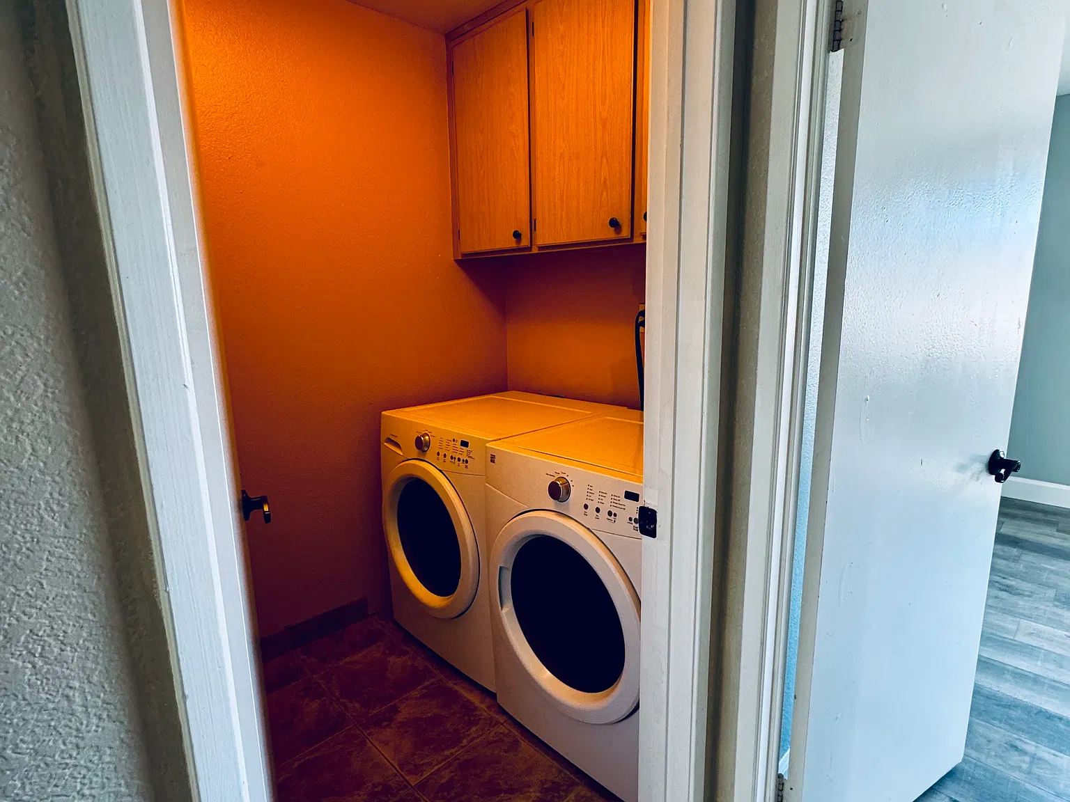 2 bed, 900 sqft, $3,500 — Photo 4