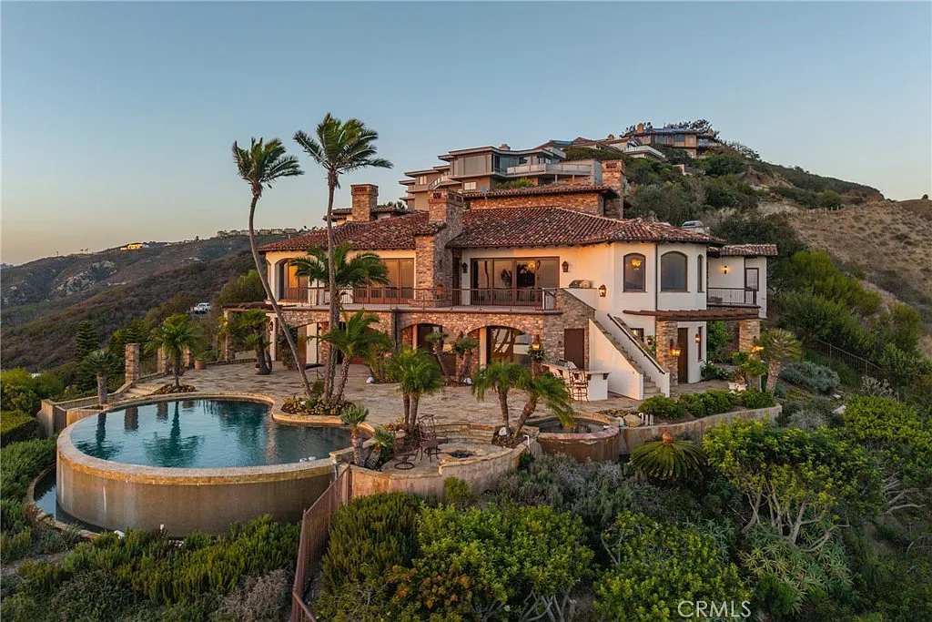 5 bed, 6.5 bath, 7784 sqft, $45,000 — Photo 2