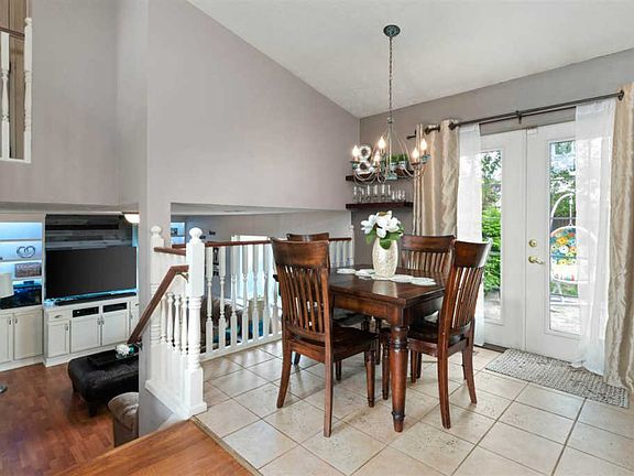 5th image of 23510 E Maxwell Ct
