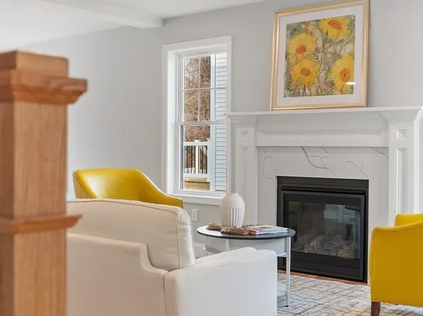 711 Massachusetts Ave #4, Lunenburg, MA 01462