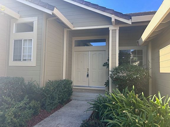 2nd image of 909 Telford Ln
