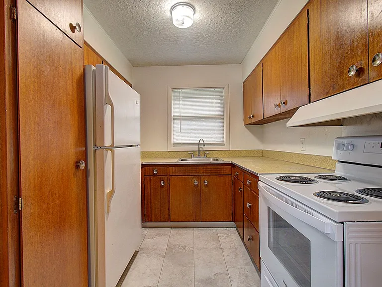 4706 Sheridan Dr — Photo 5