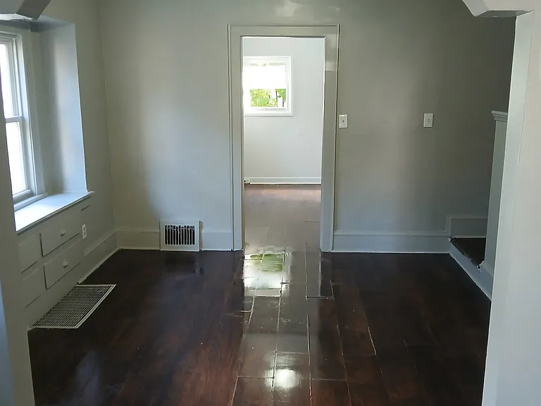 2417 East Ave — Photo 6