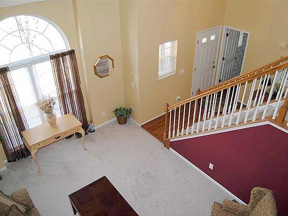 3rd image of 50 Clearbrook Dr