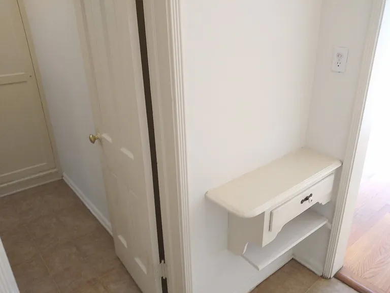 1419 N Laurel Ave — Photo 6