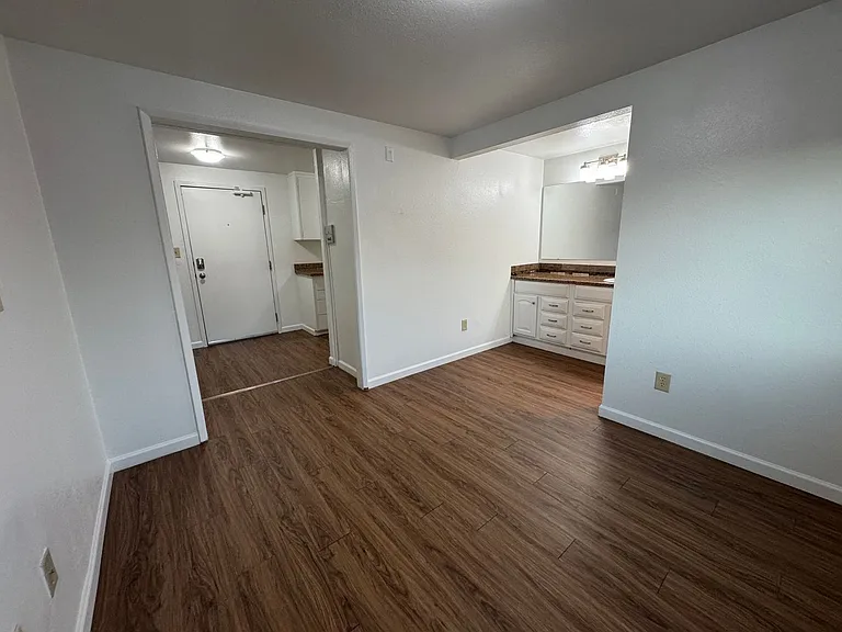 301 Apartments in the heart of Beacon Hill — Photo 17