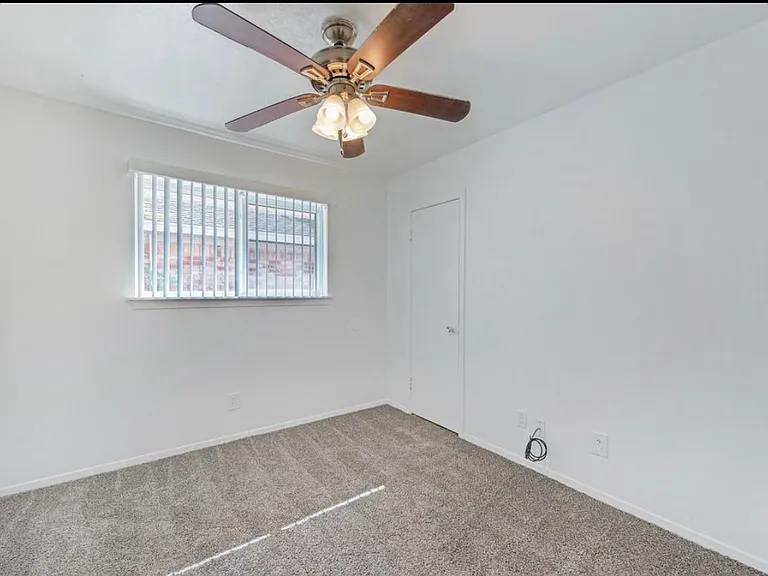 1102 E Rutgers Ln — Photo 11