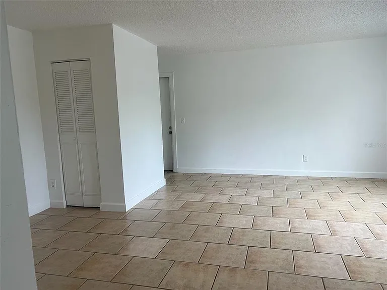 8701 4th St N #105 — Photo 7
