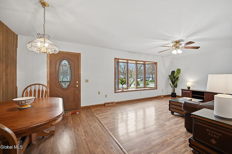3rd image of 10 Knadler Drive