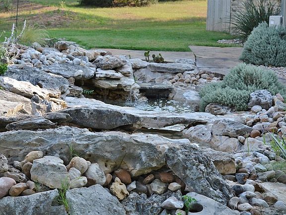 3rd image of 77 Brookhollow Dr