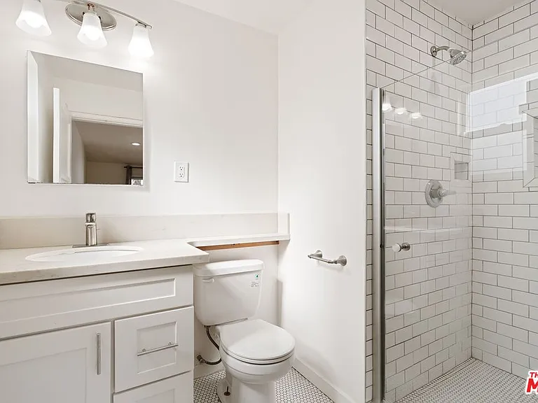 5211 Allott Ave — Photo 16