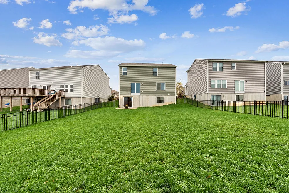 4 bed, 1750 sqft, $2,800 — Photo 2