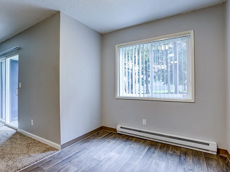 Awesome location near Salish Ponds City Park. — Photo 49
