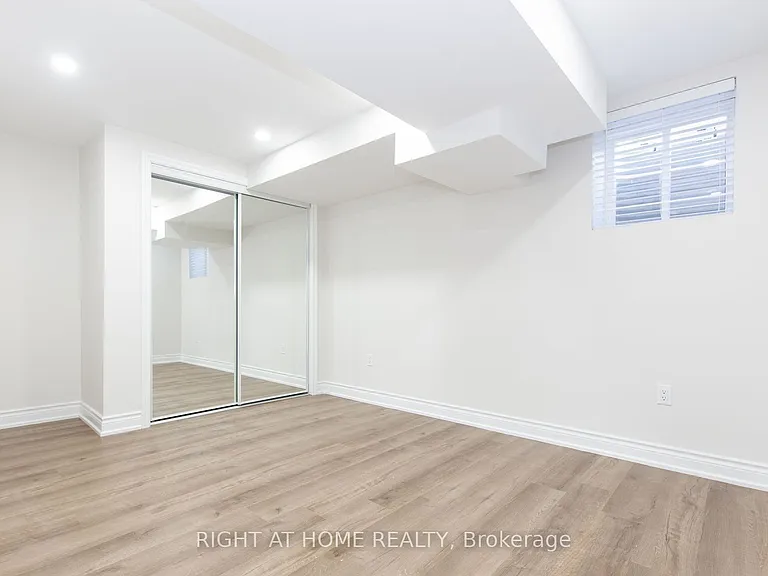 1112 Solomon Ct #BASEMENT — Photo 11