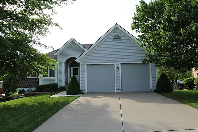 1st image of 804 Hawthorne Dr