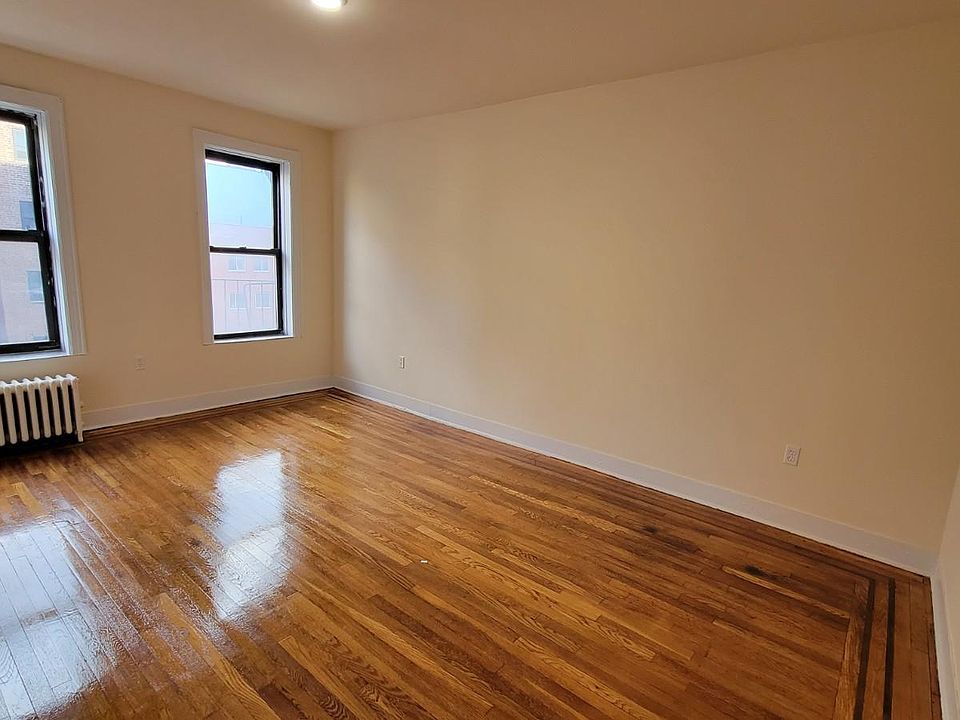 1st image of 14444 Sanford Ave APT 4G