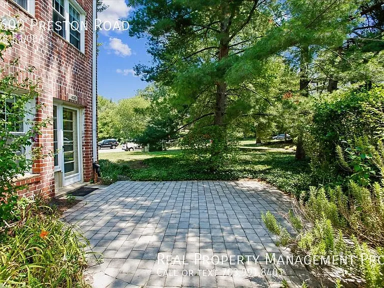 1600 Preston Rd — Photo 2