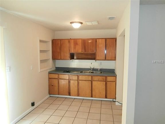 4th image of 31 Orange Park Blvd