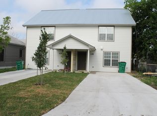 413 Lizzie St, Taylor, TX 76574