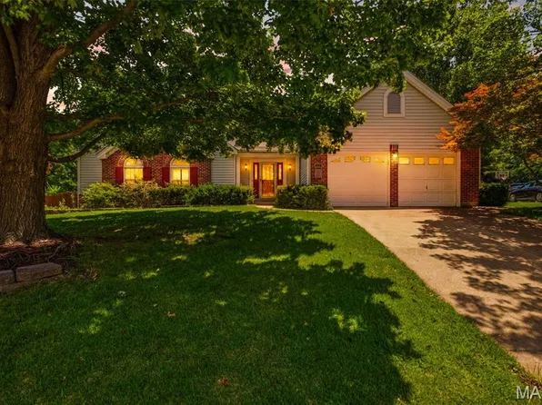 7811 Grantwood Oaks Ct, Saint Louis, MO 63123