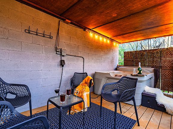 6th image of 1008 Walini Way