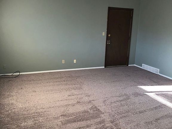 2nd image of 3348 Heatherton Dr APT 5