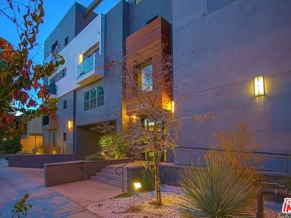 2nd image of 11925 Kling St APT 411