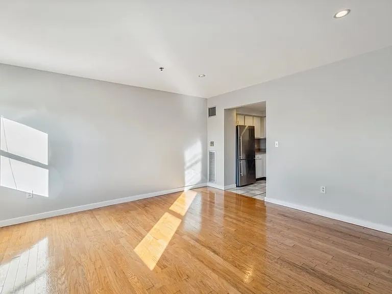 534 Commonwealth Ave #7E — Photo 3