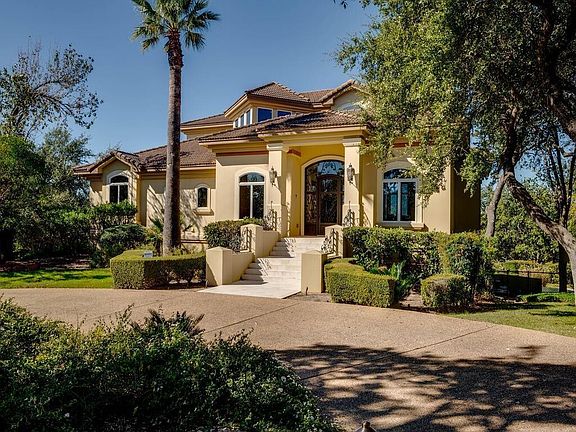 2nd image of 15903 Soleil Ct