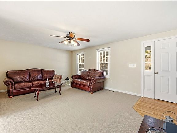 3rd image of 7 Tispaquin St