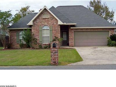 209 Crest Cir, Youngsville, LA, 70592