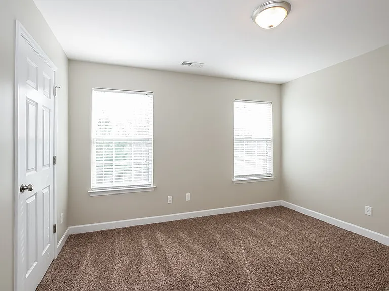 995 Ramsgate Dr SW — Photo 15