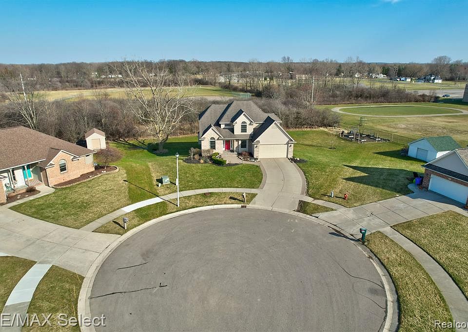 6461 Island Ct Grand Blanc MI Zillow