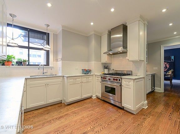 5th image of 3750 N Lake Shore Dr APT 15F