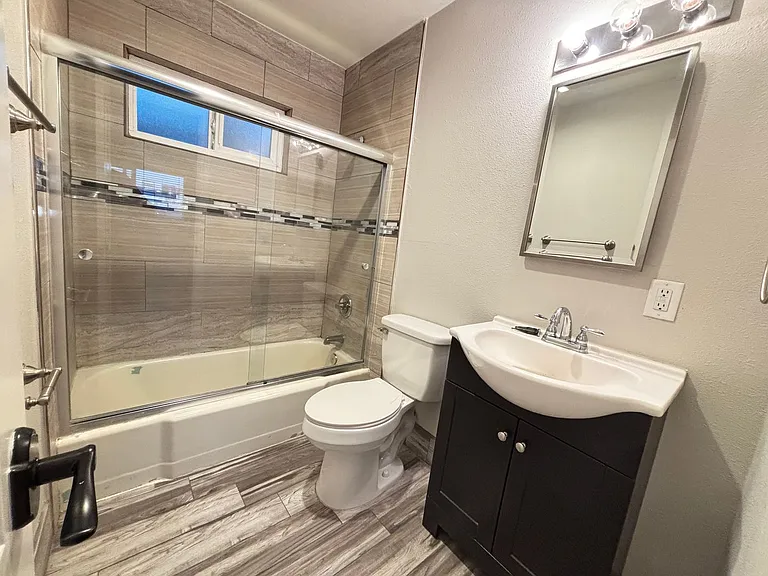 1111 S Casino Center Blvd — Photo 5