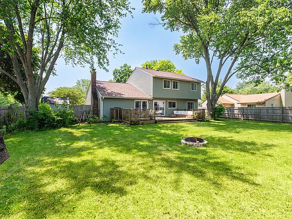 5th image of 30W060 Avondale Ct