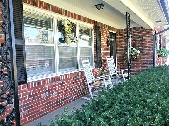 2nd image of 549 Grandview Dr