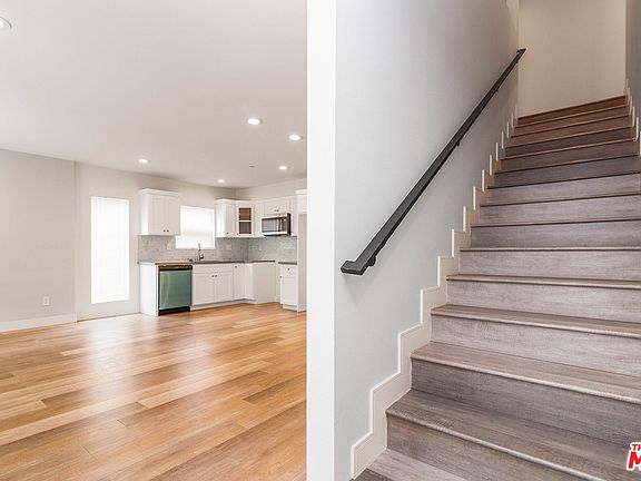 2nd image of 638 N Heliotrope Dr