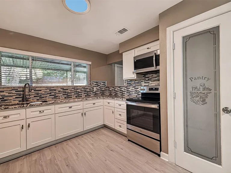 7338 Cornwall Bridge Ln — Photo 16